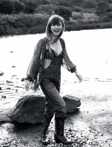 ��Ů�Ǻ�����ϣ�������Ȧ ��ȫ��д�����ز�