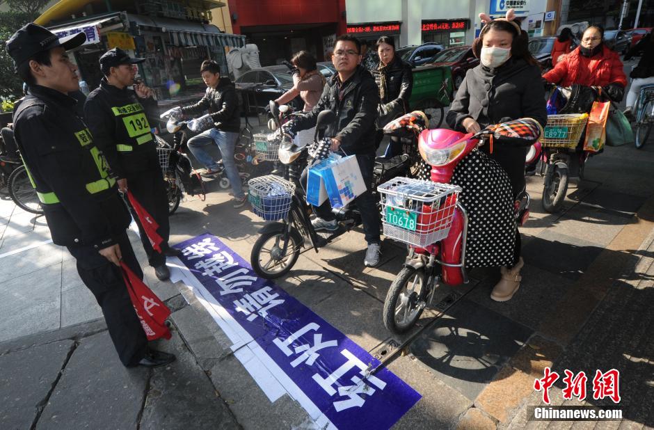 ���ݽ�ͷ���֡����ι��ֵȴ�����